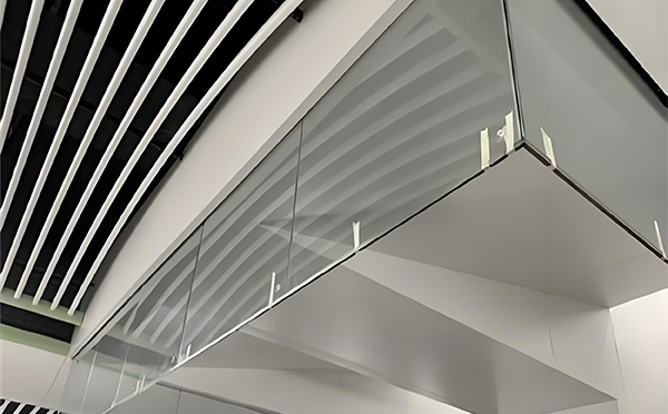 舟曲玻璃挡烟垂壁