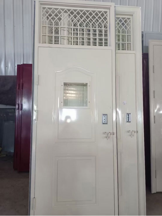 舟曲学校教室门