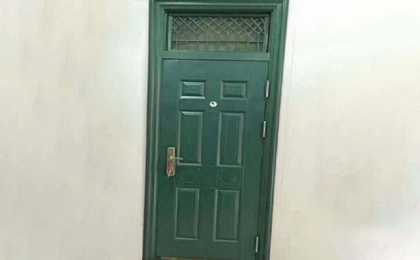 舟曲学校教室门