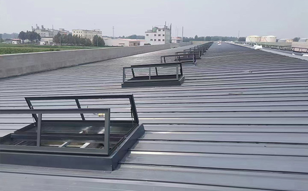 某中学室内体育馆舟曲排烟窗改造项目