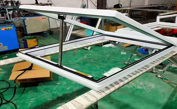 某地下车库出入口舟曲排烟窗配置工程