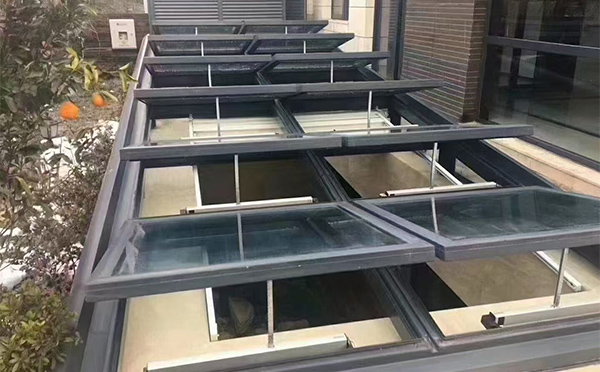 某轨道交通车辆维修车间舟曲排烟窗应用